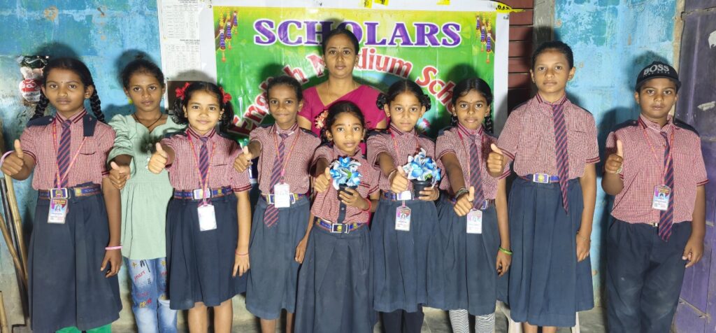 గురుకుల పాఠశాల ఎంపిక పరీక్షలో రాణించిన విద్యార్థులు