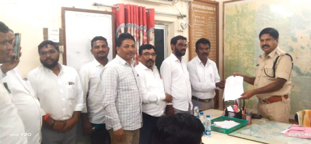 హత్యాయత్నానికి ప్రయత్నించిన దుండగులను అరెస్టు చేయాలి