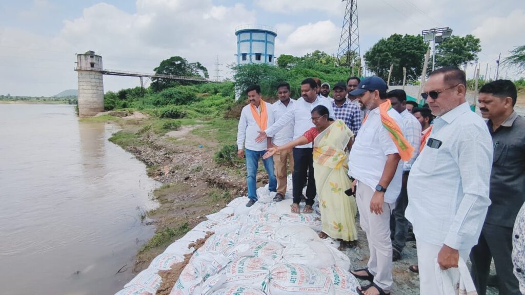 గణేష్ నిమజ్జన ఏర్పాట్లను పరిశీలించిన ఎమ్మెల్యే.