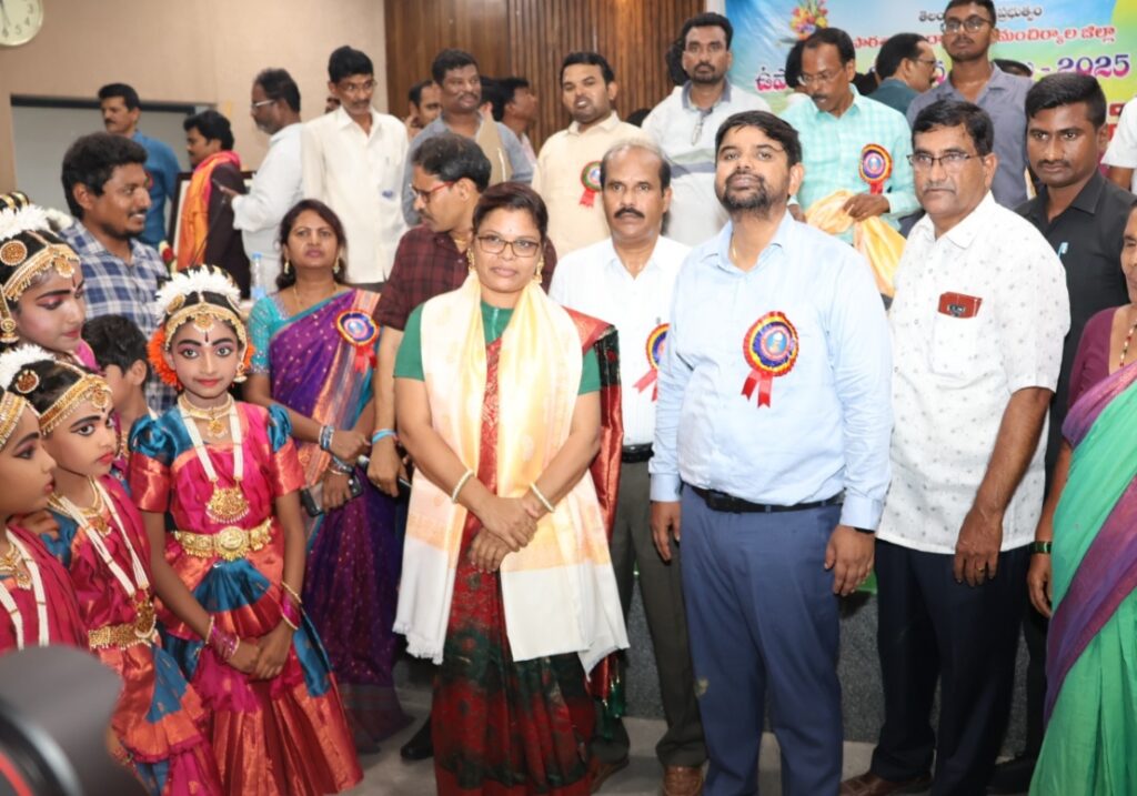 ఉపాధ్యాయుల దినోత్సవం సందర్భంగా కూచిపూడి కళాకారుల ప్రదర్శన