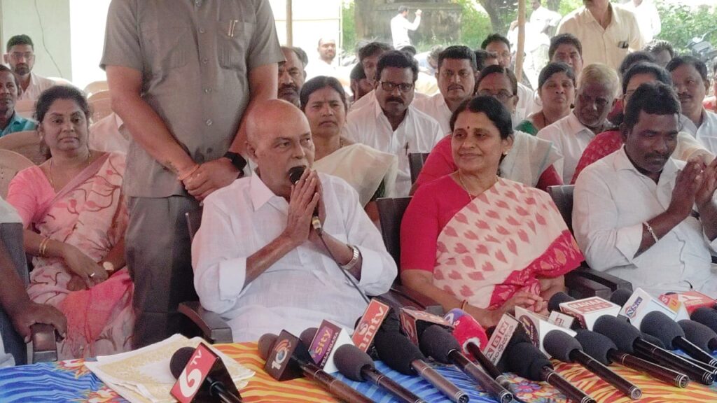 కాంగ్రెస్ అభ్యర్థులను గెలిపించి అభివృద్ధికి సహకరించండి