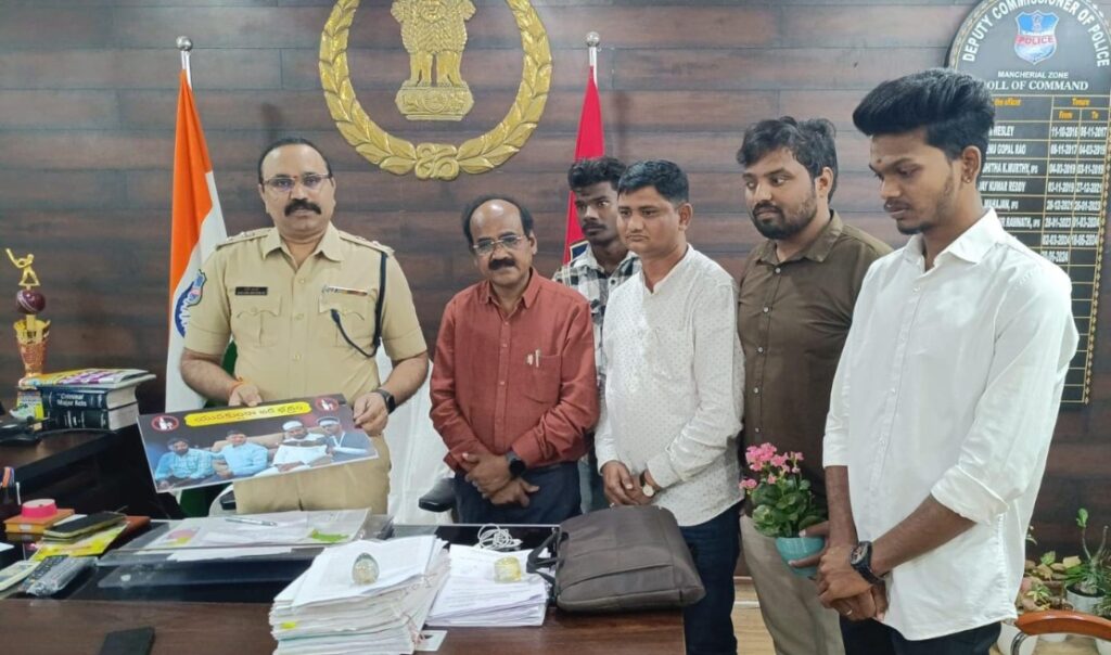 యువత జరభద్రం” లఘు చిత్రం పోస్టర్లు ఆవిష్కరించిన: డిసిపి భాస్కర్