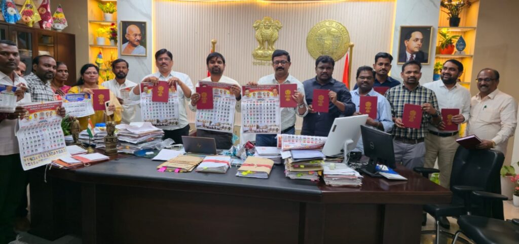 జిల్లా కలెక్టర్ కుమార్ దీపక్ చేతుల మీదుగా ట్రెసా డైరీ ఆవిష్కరణ