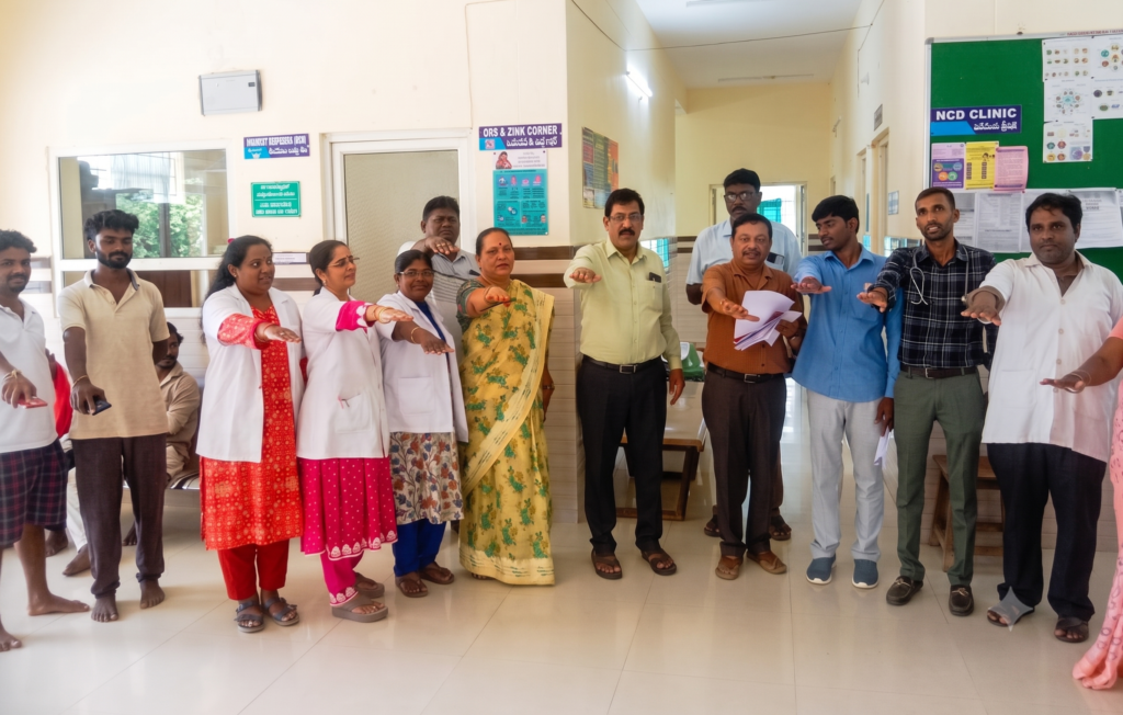 టీకాల నిల్వలపై డీఎంహెచ్‌ఓ నరేందర్‌ రాథోడ్‌ ఫోకస్‌..!