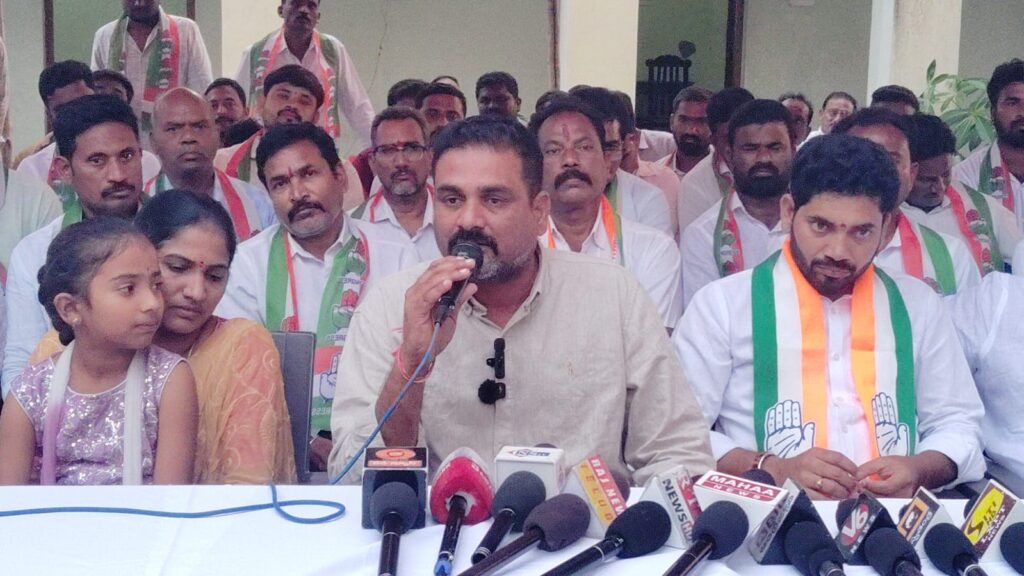 చివరి కట్టే కాలే వరకు పీఎస్ఆర్ వెంటే: అంకతి శ్రీనివాస్